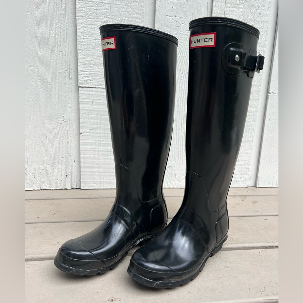Hunter tall rain boots - gloss black sz 5